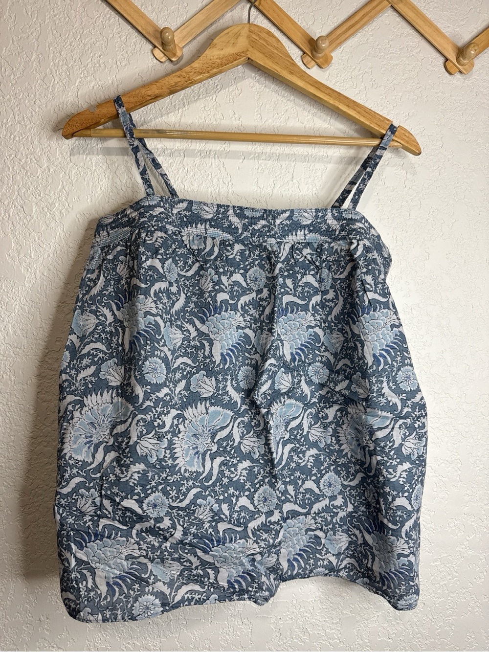 Vince 100 percent cotton Blue Floral Print Spaghetti Strap Top medium